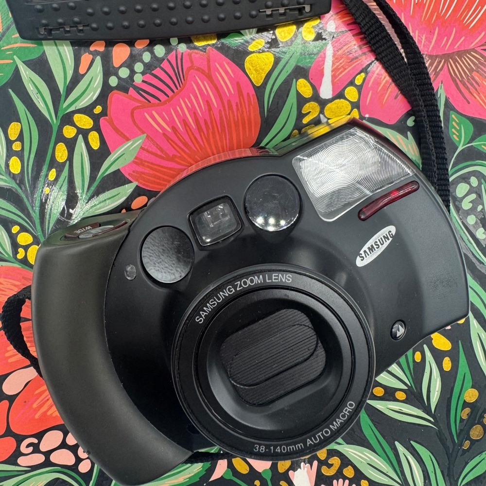 Samsung ECX 1 Panorama 35mm Film Camera 38-140mm Zoom Lens Porsche Design Black